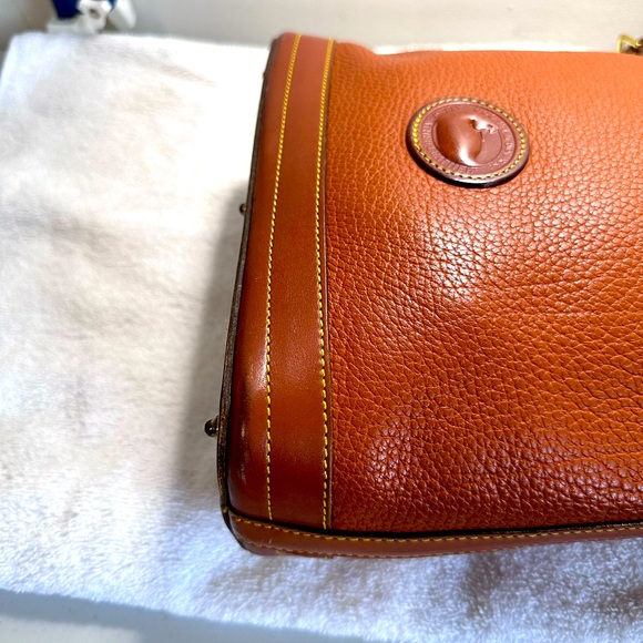 Dooney and Bourke shoulder bag - Picture 6 of 11